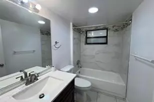 8040 Hampton Blvd, North Lauderdale, FL 33068 - Photo 13