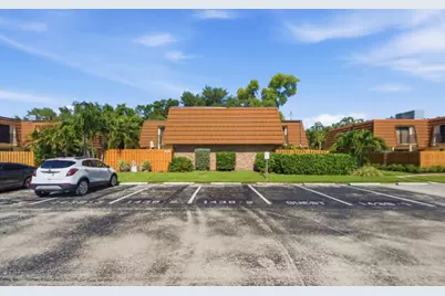 1438 Park Shore Circle #3, Fort Myers, FL 33901 - Photo 1