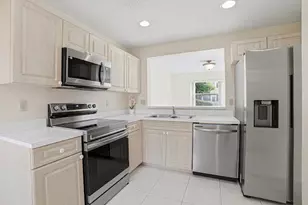 8596 Jade Dr, Tamarac, FL 33321 - Photo 7