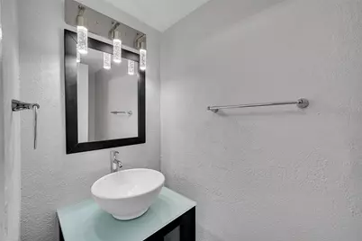 650 Tennis Club Drive #305, Fort Lauderdale, FL 33311 - Photo 9