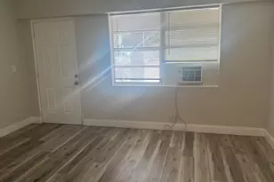 1025 13th St, West Palm Beach, FL 33401 - Photo 3