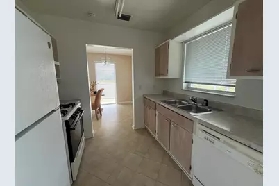 213 NE Prima Vista Boulevard, Port Saint Lucie, FL 34983 - Photo 5