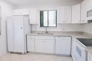 428 Lakeview Dr, Weston, FL 33326 - Photo 5