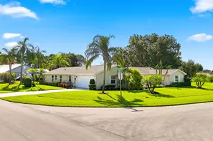 2001 SE Allamanda Dr, Port Saint Lucie, FL 34952 - Photo 9
