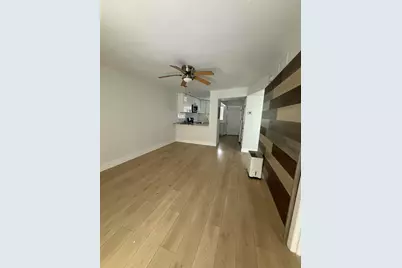 605 Ixoria #4, Fort Pierce, FL 34982 - Photo 3