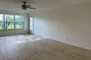 7293 W Oakridge Cir, Lake Worth, FL 33462 - Photo 13