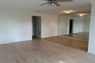 7293 W Oakridge Cir, Lake Worth, FL 33462 - Photo 9