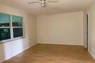 7293 W Oakridge Cir, Lake Worth, FL 33462 - Photo 25