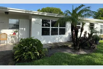 7293 W Oakridge Circle, Lake Worth, FL 33462 - Photo 1