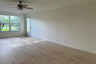 7293 W Oakridge Cir, Lake Worth, FL 33462 - Photo 15
