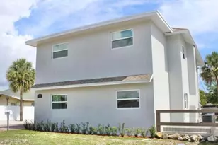 305 Cypress Dr, Lake Park, FL 33403 - Photo 5