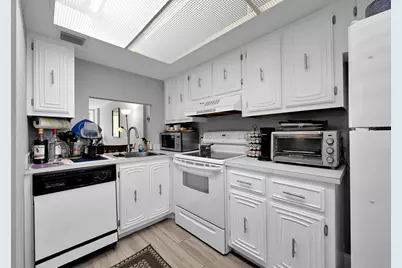 103 Royal Park Drive #2e, Oakland Park, FL 33309 - Photo 9
