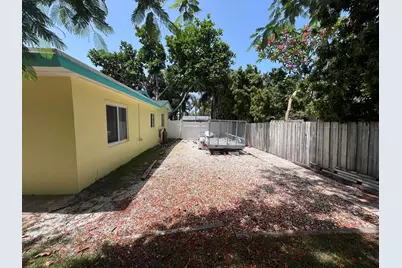 620 NE 9th Avenue, Boynton Beach, FL 33435 - Photo 9