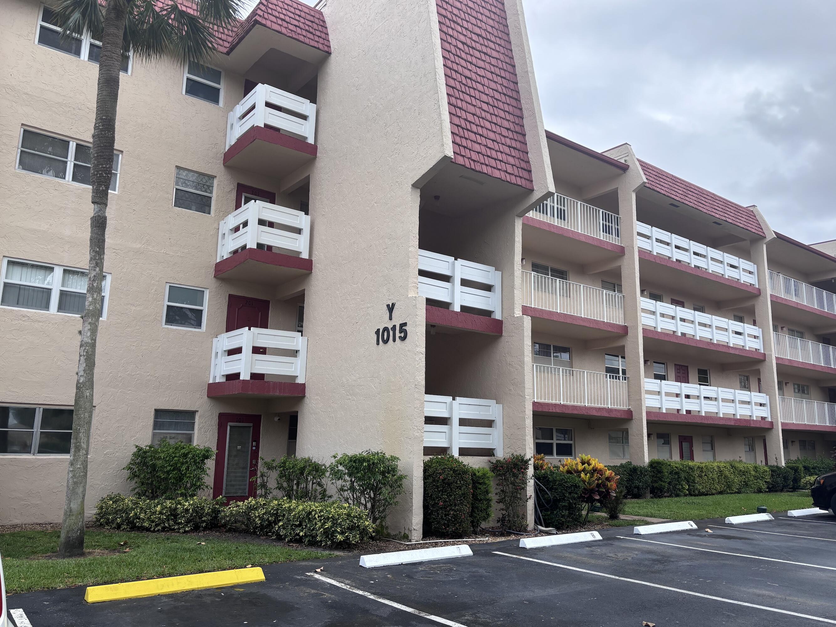 1015 Country Club Dr #205 - 1015 Country Club Dr #205, Margate, FL 33063 Luxury Property | Jose Angel Pina