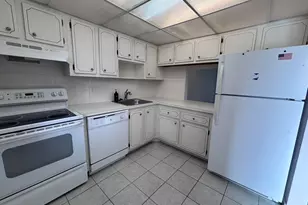 1015 Country Club Dr, Margate, FL 33063 - Photo 9