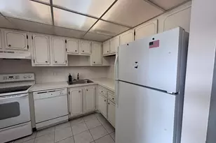 1015 Country Club Dr, Margate, FL 33063 - Photo 11