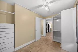 120 Pleasant Pl, Palm Springs, FL 33461 - Photo 7
