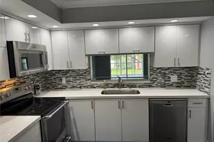 12750 SW 4th Ct, Pembroke Pines, FL 33027 - Photo 27