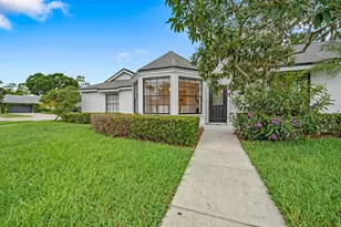 13571 Jonquil Pl, Wellington, FL 33414 - Photo 3