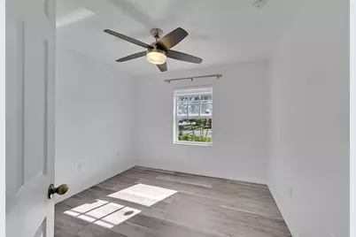 5361 NW 90th Avenue, Sunrise, FL 33351 - Photo 13