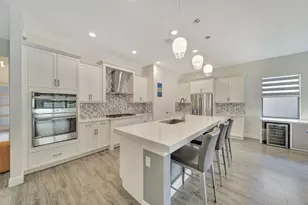 8720 E Baypoint Cir, Parkland, FL 33076 - Photo 9