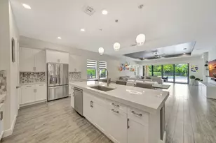 8720 E Baypoint Cir, Parkland, FL 33076 - Photo 17