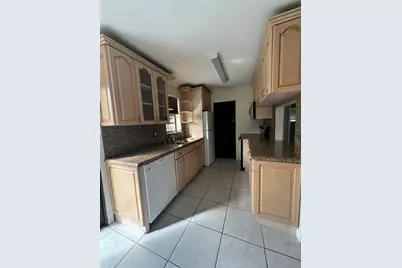 6101 NW 18th Street, Margate, FL 33063 - Photo 9
