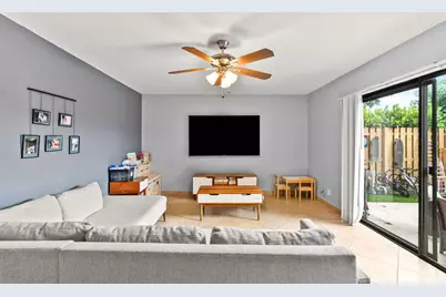 29 Lake Arbor Drive, Palm Springs, FL 33461 - Photo 7
