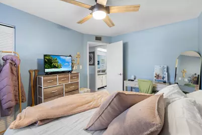 1270 SE Parkview Place #B5, Stuart, FL 34994 - Photo 3