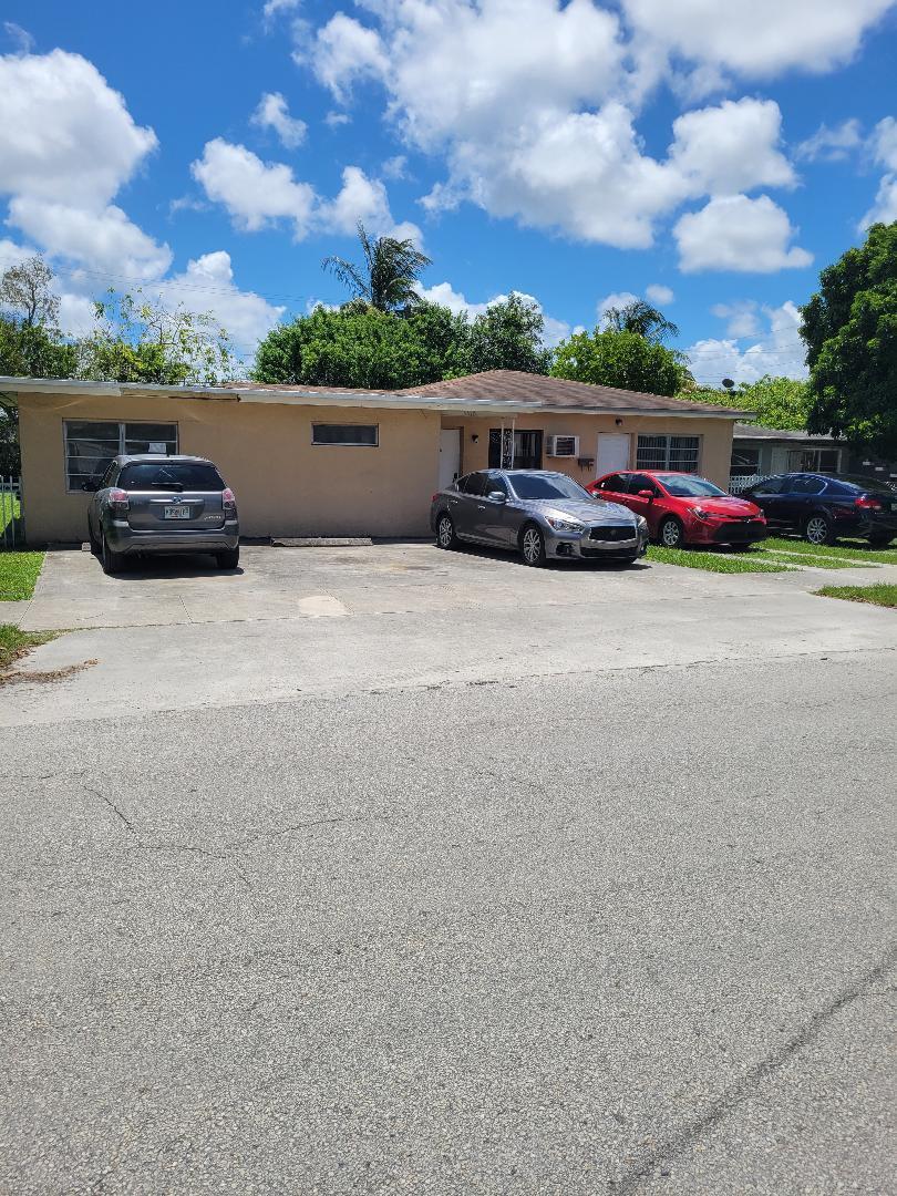 5918 N Wiley St #A-b - 5918 N Wiley St #A-b, Hollywood, FL 33023 Luxury Property | Jose Angel Pina