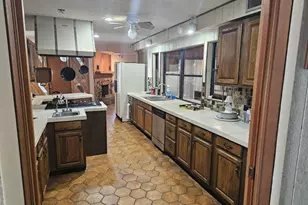 596 Greenwood Dr, Jupiter, FL 33458 - Photo 9