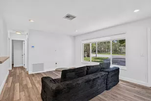 155 NE 20th St, Boca Raton, FL 33431 - Photo 9