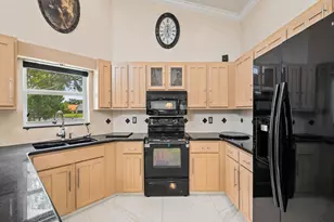 1750 W Oak Knoll Cir, Davie, FL 33324 - Photo 17