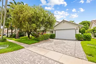 1750 W Oak Knoll Cir, Davie, FL 33324 - Photo 5