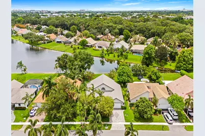 1750 W Oak Knoll Circle, Davie, FL 33324 - Photo 1