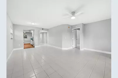 550 SW 137 Avenue #L114, Pembroke Pines, FL 33027 - Photo 7