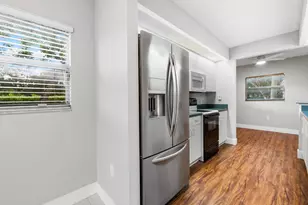 550 SW 137th Ave, Pembroke Pines, FL 33027 - Photo 7