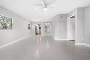 550 SW 137th Ave, Pembroke Pines, FL 33027 - Photo 5