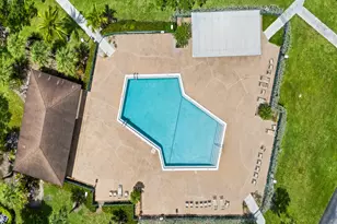 550 SW 137th Ave, Pembroke Pines, FL 33027 - Photo 33