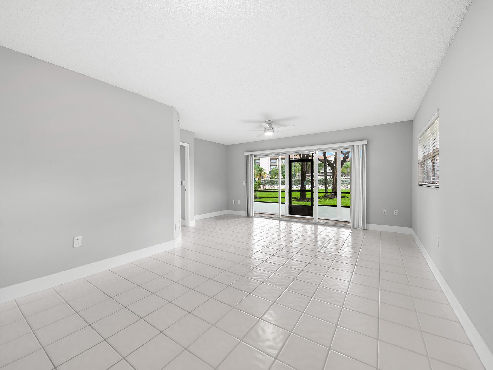 550 SW 137th Ave #L114 - 550 SW 137th Ave #L114, Pembroke Pines, FL 33027 Luxury Property | Jose Angel Pina