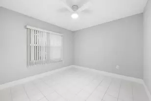 550 SW 137th Ave, Pembroke Pines, FL 33027 - Photo 29