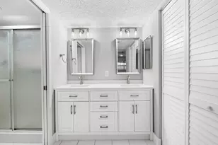 550 SW 137th Ave, Pembroke Pines, FL 33027 - Photo 25