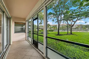 550 SW 137th Ave, Pembroke Pines, FL 33027 - Photo 5