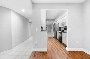 550 SW 137th Ave, Pembroke Pines, FL 33027 - Photo 17