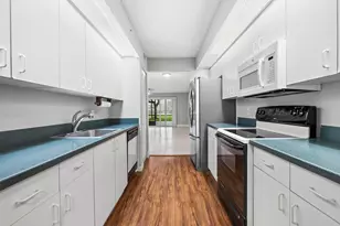 550 SW 137th Ave, Pembroke Pines, FL 33027 - Photo 13