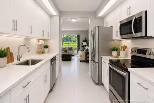 550 SW 137th Ave, Pembroke Pines, FL 33027 - Photo 13
