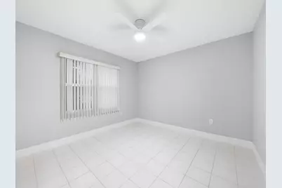 550 SW 137 Avenue #L114, Pembroke Pines, FL 33027 - Photo 29