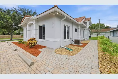 911 NE 12th Avenue, Pompano Beach, FL 33060 - Photo 3