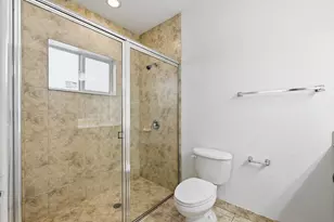 911 NE 12th Ave, Pompano Beach, FL 33060 - Photo 23