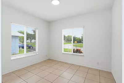 911 NE 12th Avenue, Pompano Beach, FL 33060 - Photo 15